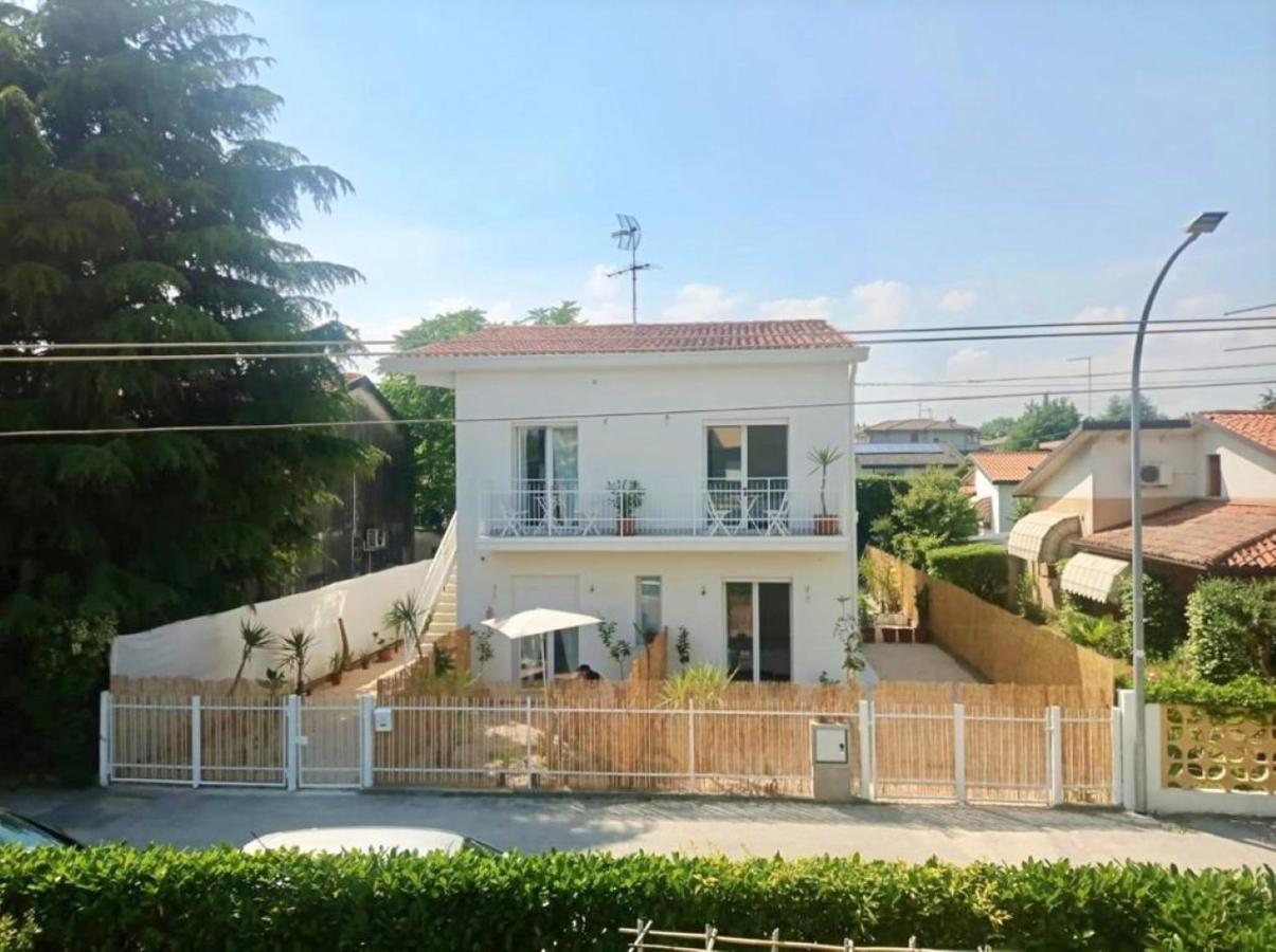 Pathos Guest House Quarto d'Altino Bagian luar foto
